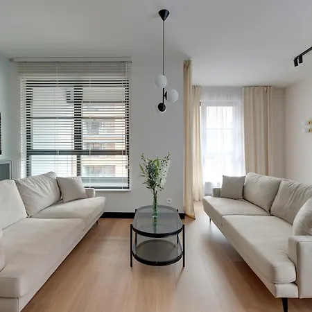 Doki Living By Blue Mandarin Parking & Foodhall Apartmán *