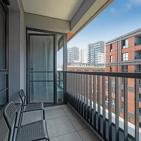 Apartment Doki Living By Blue Mandarin Parking & Foodhall